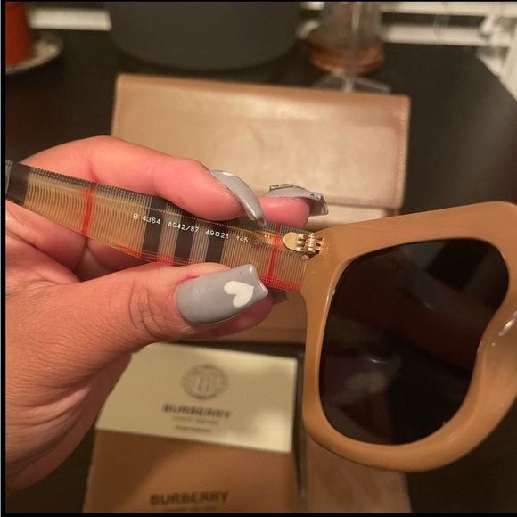 Burberry Sunglasses - Picture 3 of 4